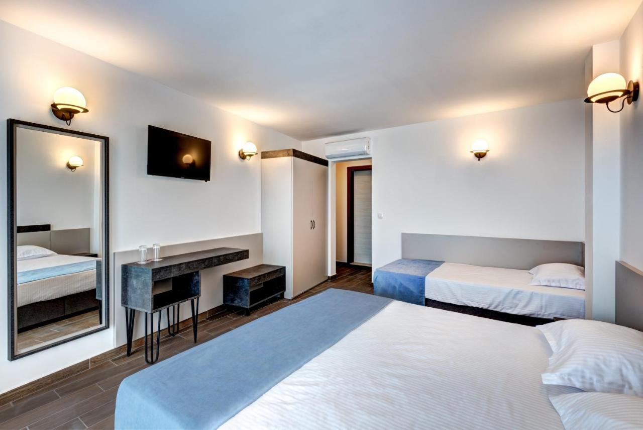 Panorama Blue Family Hotel And Free Parking Nesebar Bagian luar foto