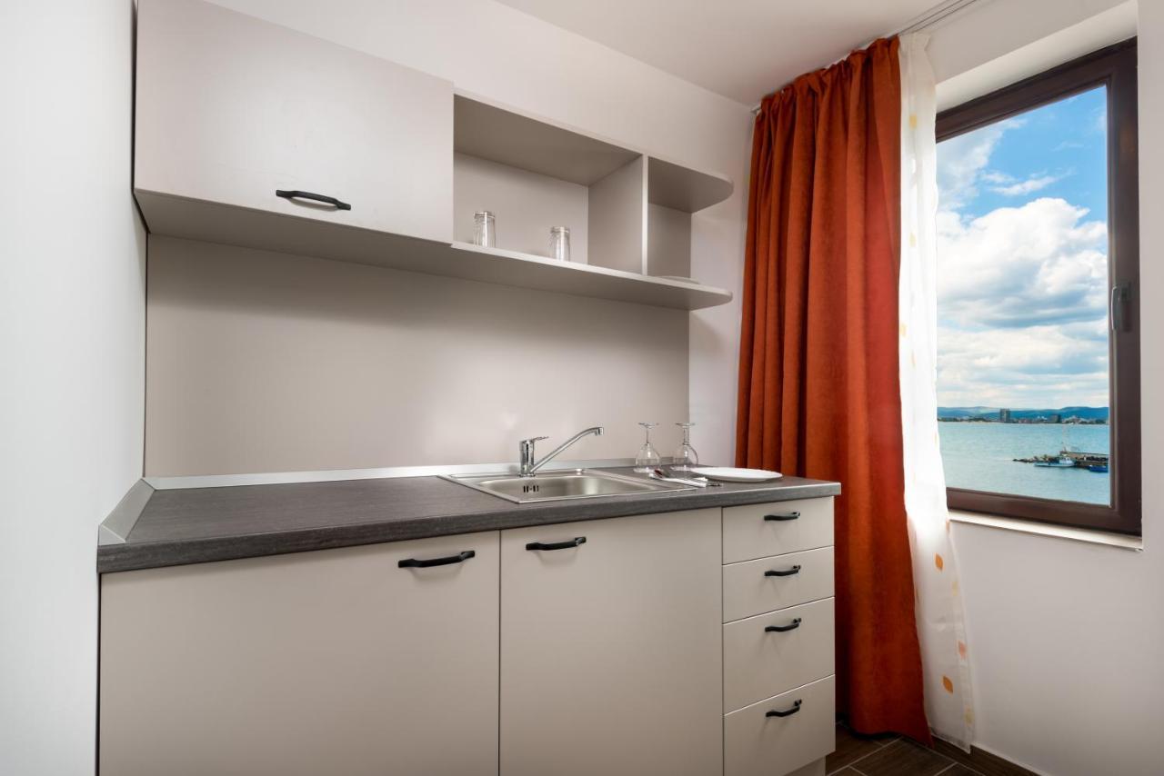 Panorama Blue Family Hotel And Free Parking Nesebar Bagian luar foto