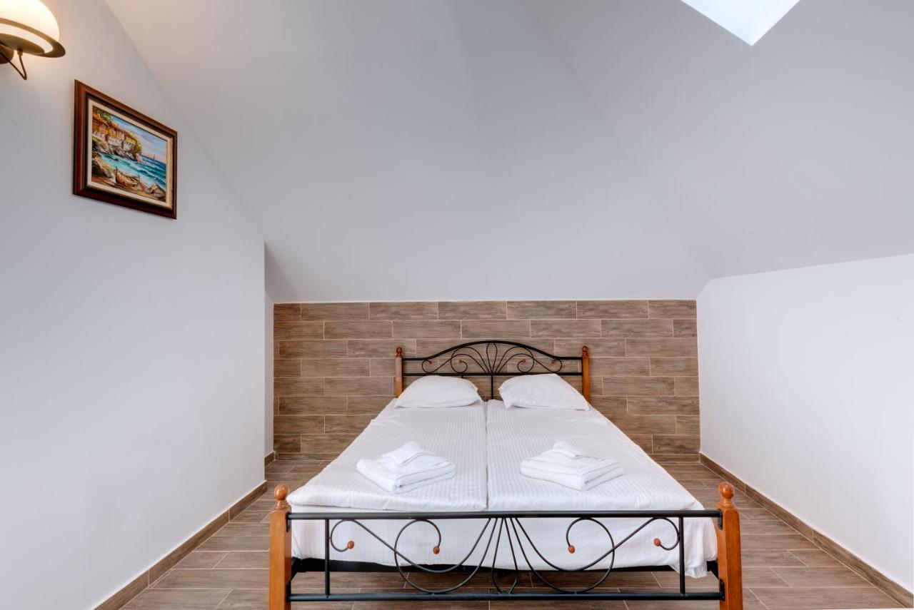 Panorama Blue Family Hotel And Free Parking Nesebar Bagian luar foto