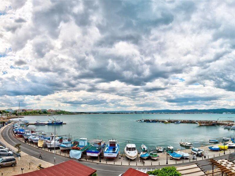 Panorama Blue Family Hotel And Free Parking Nesebar Bagian luar foto