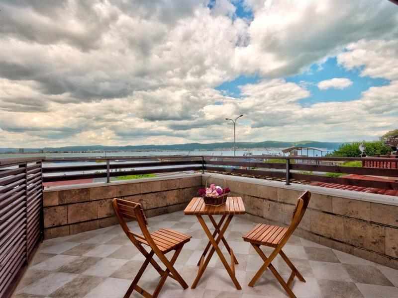 Panorama Blue Family Hotel And Free Parking Nesebar Bagian luar foto