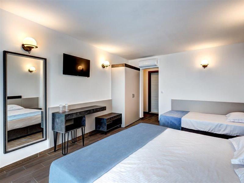 Panorama Blue Family Hotel And Free Parking Nesebar Bagian luar foto